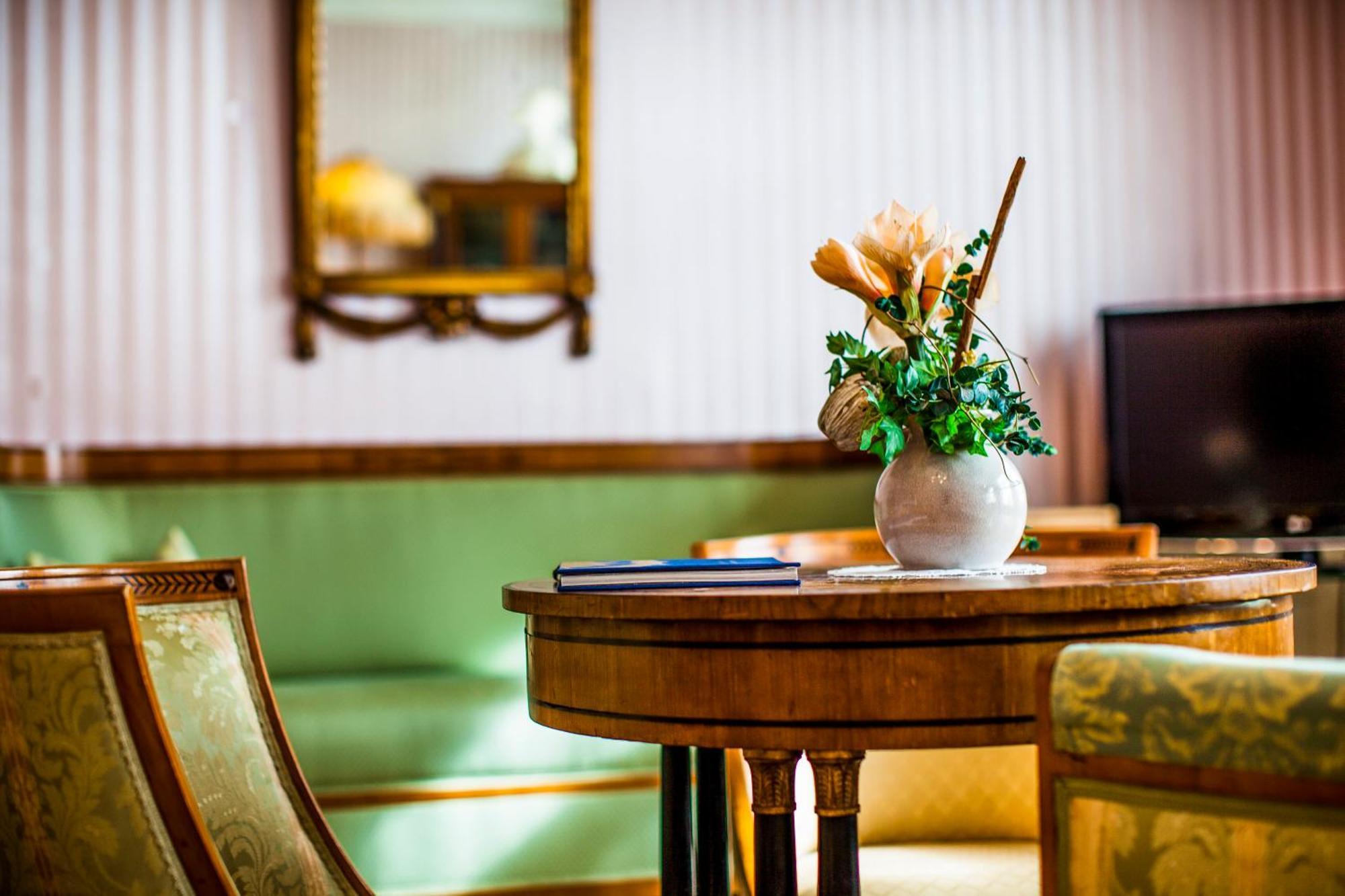 Boardinghouse Sonne Hotel Offenburg Exterior photo