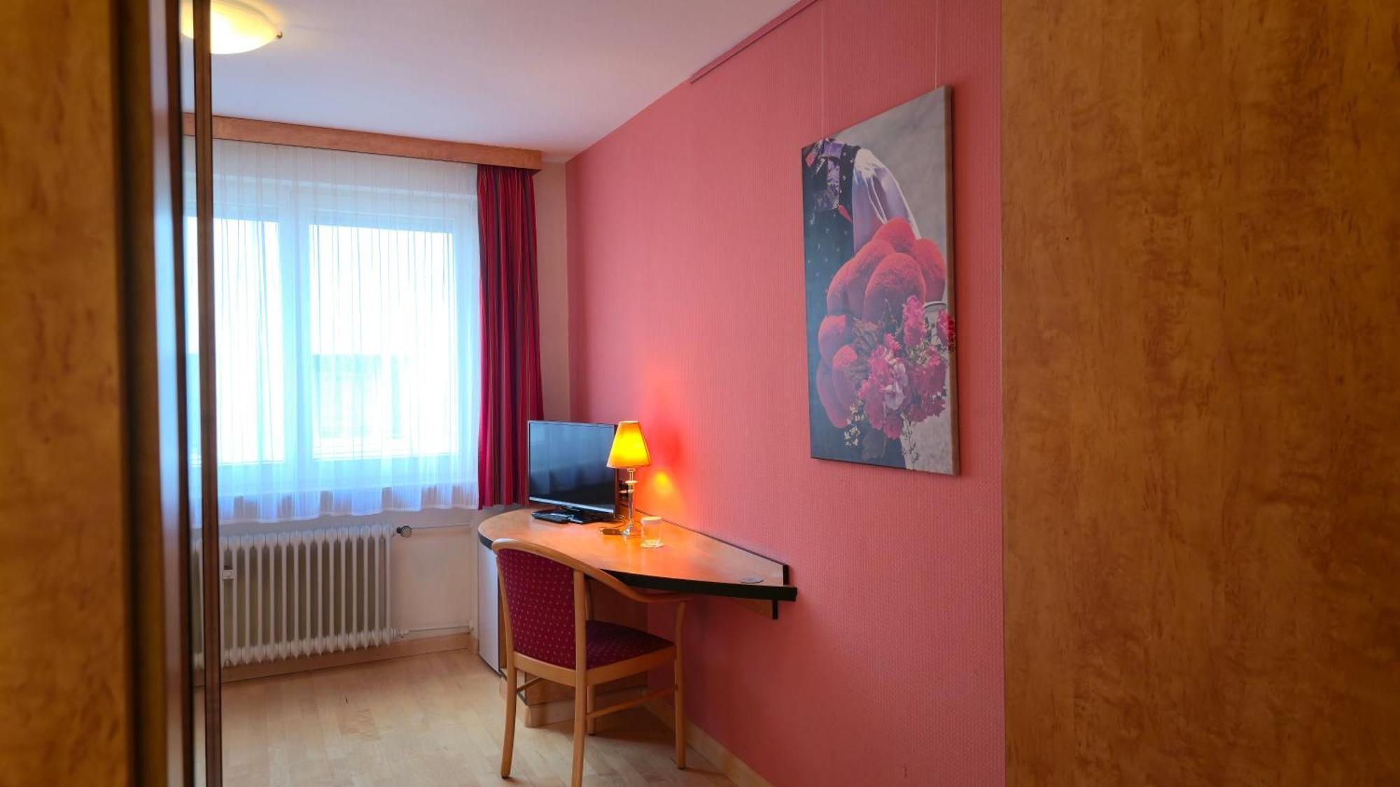 Boardinghouse Sonne Hotel Offenburg Room photo